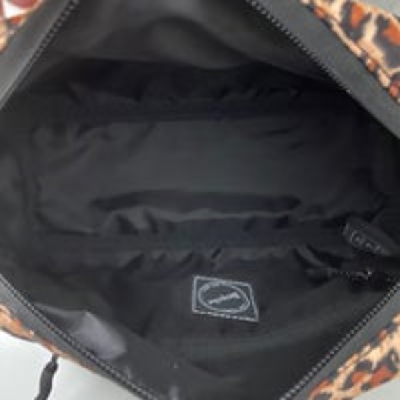 Bespoke NWT Leopard Travel Kit - Picture 6 of 7